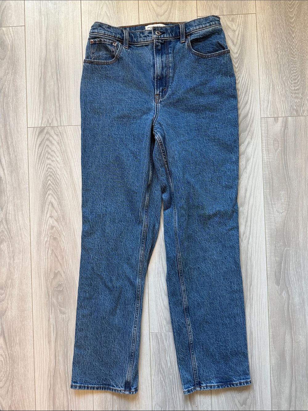 Abercrombie & Fitch Ultra High Rise 90s Straight Blue Jean size 29
